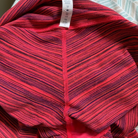 Lululemon Wunder under crops size 4 - Picture 6 of 7